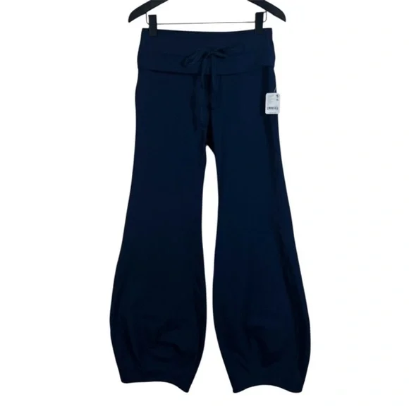 NWT Free People Quick Step Bubble Pants size Medium in Midnight Navy - Picture 3 of 8
